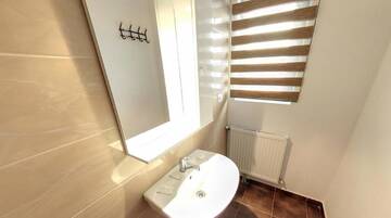 Фото номера Двухместный номер с 1 кроватью Гостевой дом La Storia Guest House г. Питешти 4
