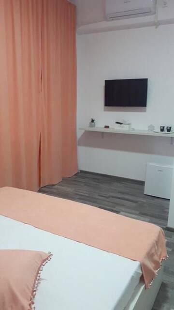 Фото номера Номер Делюкс Отели типа «постель и завтрак» DABE CENTER г. Питешти 13