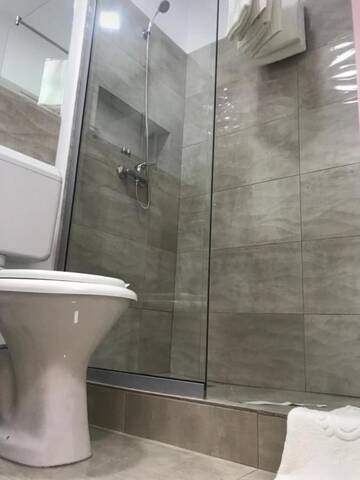 Фото номера Номер Делюкс Отели типа «постель и завтрак» DABE CENTER г. Питешти 5