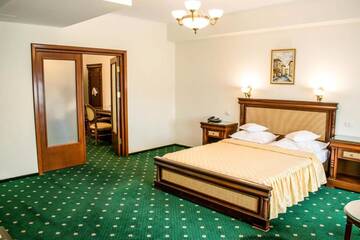 Фото номера Полулюкс Отель Hotel Victoria г. Питешти 3