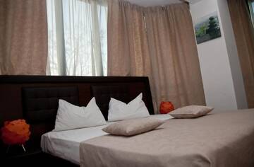 Фото номера Двухместный номер с 1 кроватью или 2 отдельными кроватями Отель Hotel Metropol г. Питешти 15